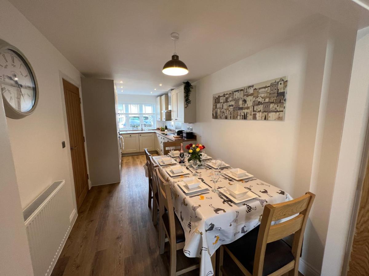 Dairy Cottage Уитби Екстериор снимка